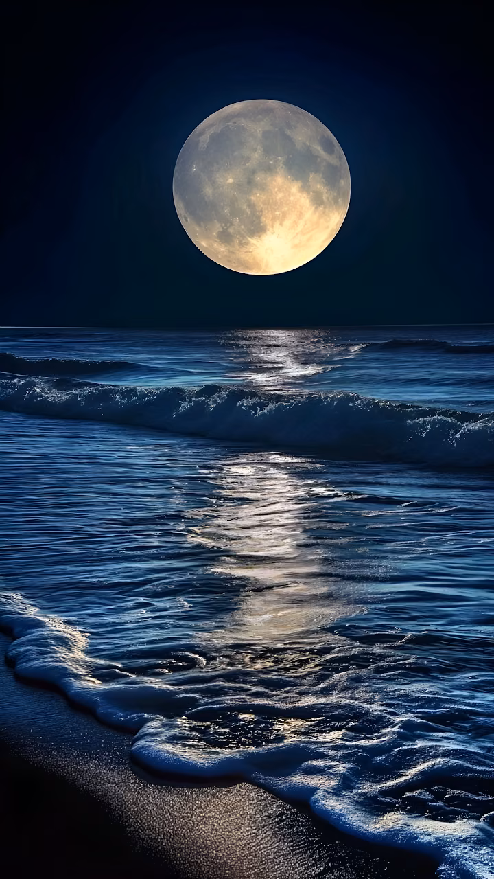 Majestic Supermoon Reflecting Over Dark Ocean Waves - Free Mobile AMOLED Wallpaper Background