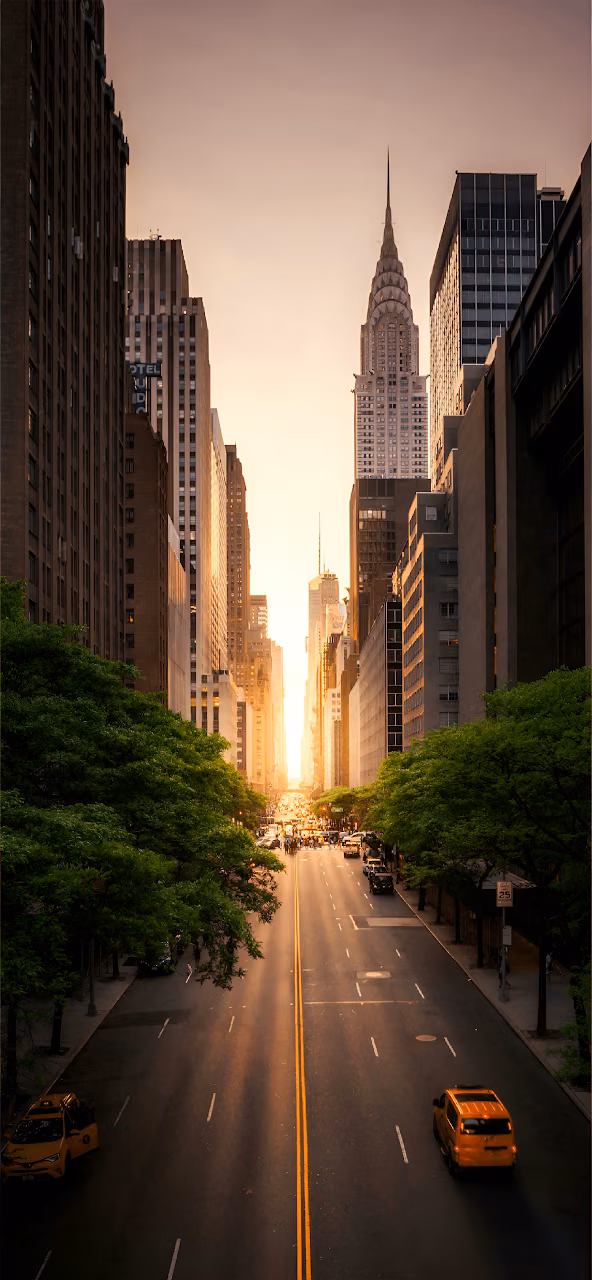 Manhattan Street View Chrysler Building Sunset Glow - Free Mobile AMOLED Wallpaper Background