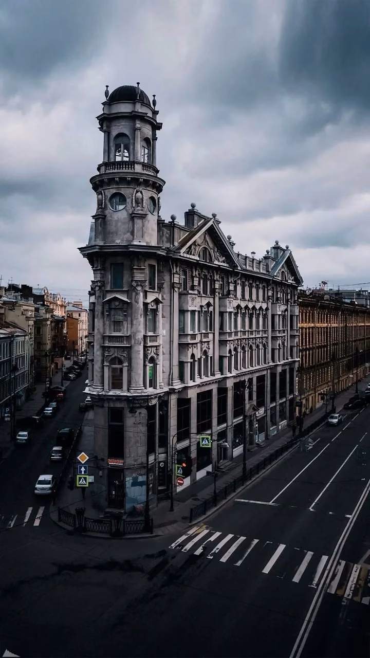 Download Ornate Historic Building Corner Dark Cityscape Architecture Wallpaper in Mobile HD Ornate Historic Building Corner Dark Cityscape Architecture - Free Mobile AMOLED Wallpaper Background
