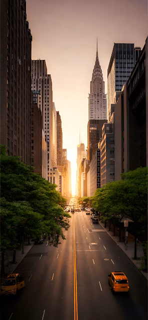Manhattan Street View Chrysler Building Sunset Glow - Free 4K & 8K Mobile Wallpaper