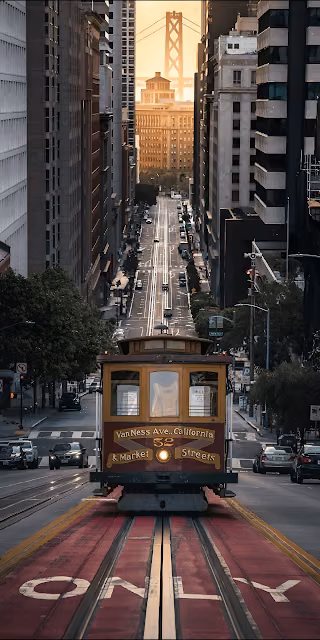 San Francisco Cable Car Steep Hill Urban Street Scene - Free 4K & 8K Mobile Wallpaper